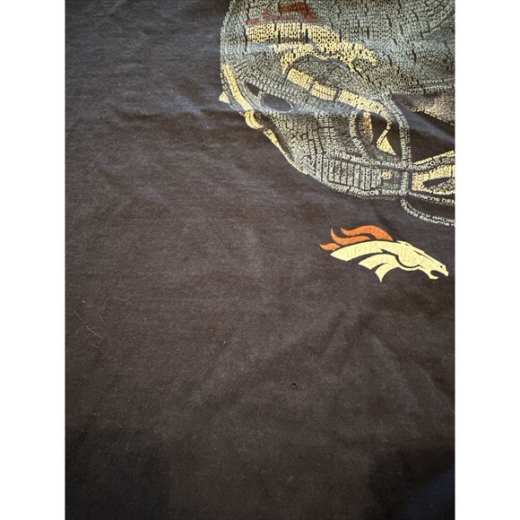 Denver Broncos Tshirt Helmet Logo T Shirt 2010 Blue NFL Football Size Large L - Picture 14 of 15